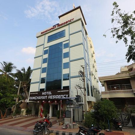 Oyo 15115 Hotel Ramcharan Residency Tirupati Exteriör bild