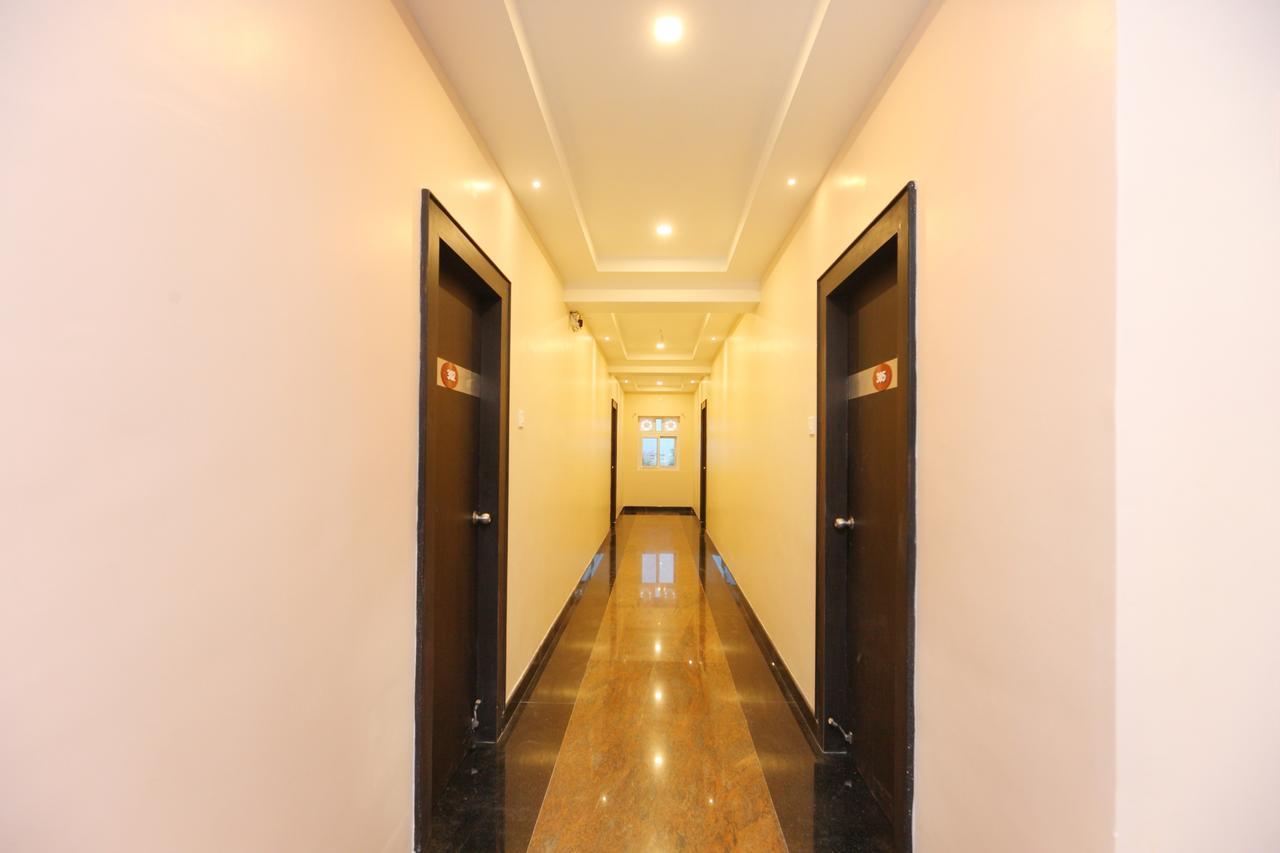 Oyo 15115 Hotel Ramcharan Residency Tirupati Exteriör bild