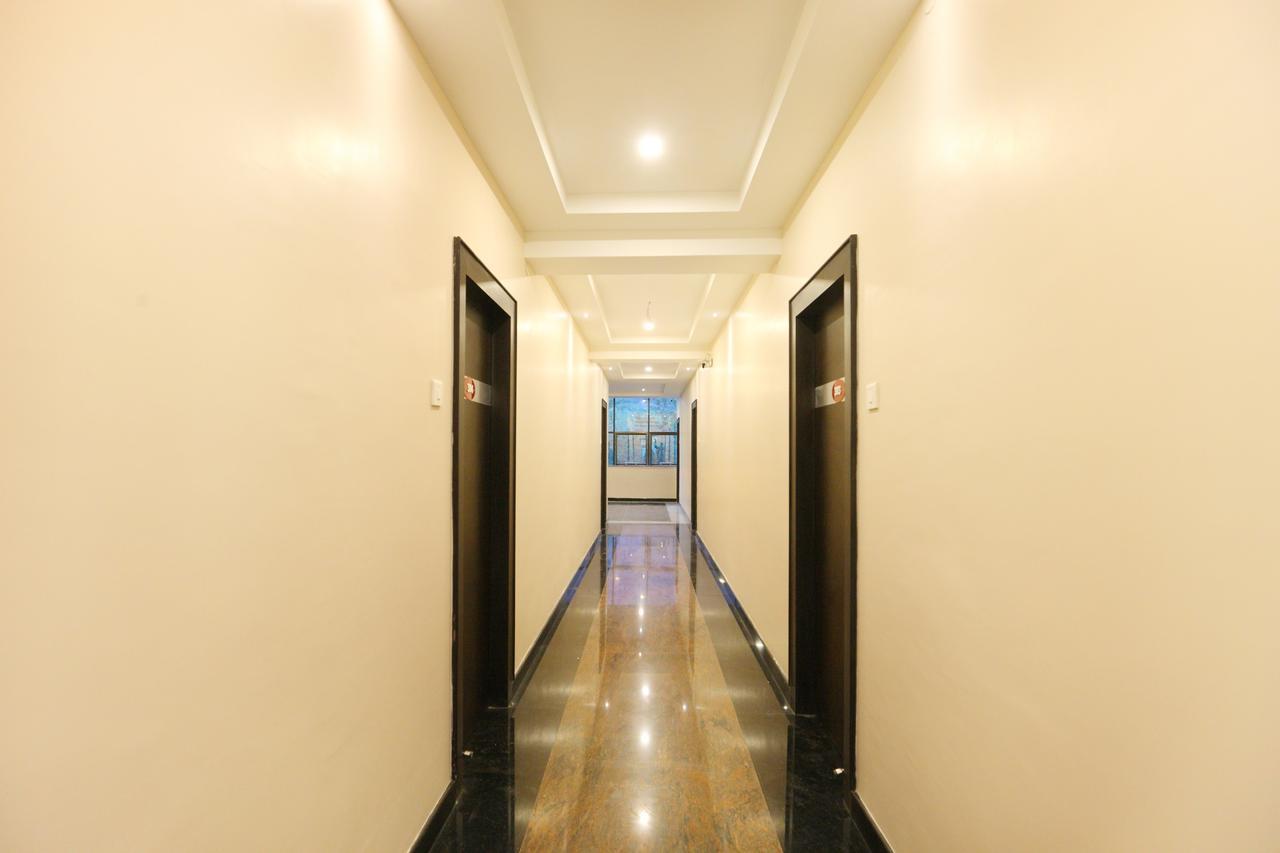 Oyo 15115 Hotel Ramcharan Residency Tirupati Exteriör bild