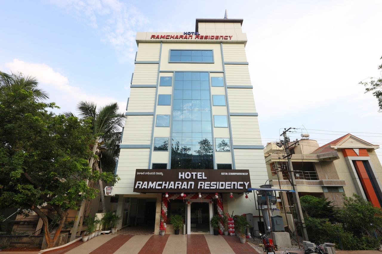 Oyo 15115 Hotel Ramcharan Residency Tirupati Exteriör bild