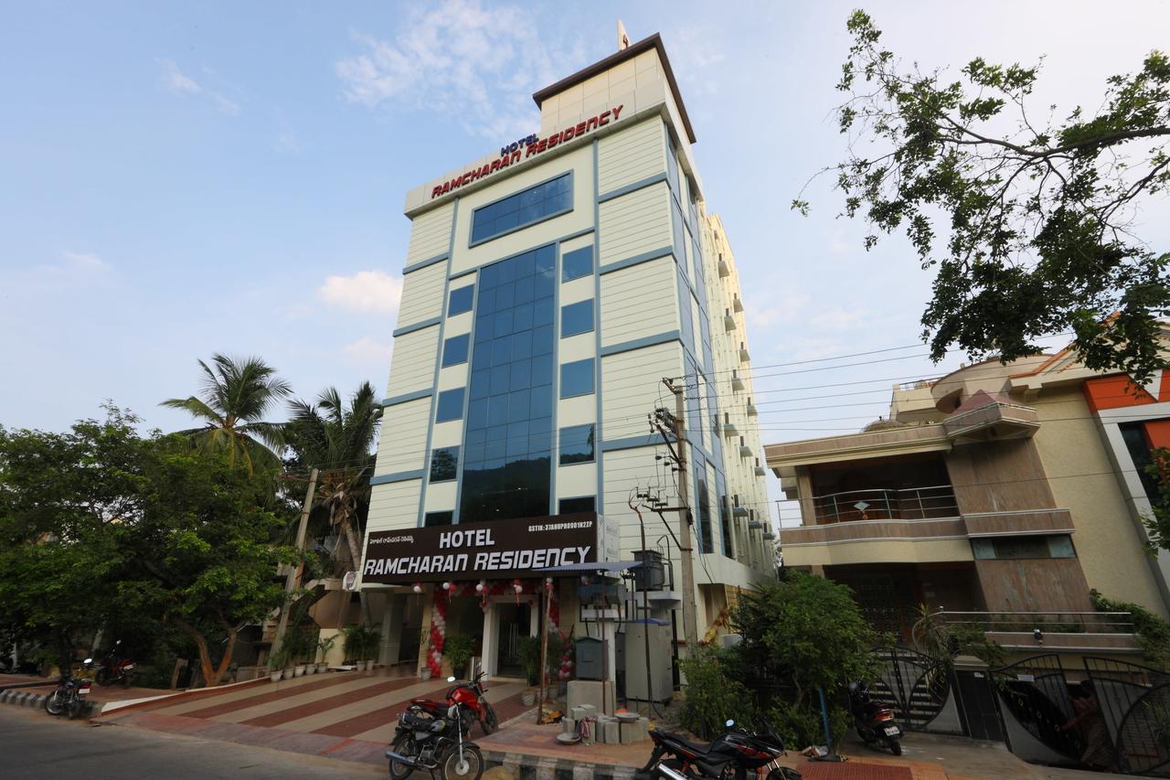 Oyo 15115 Hotel Ramcharan Residency Tirupati Exteriör bild